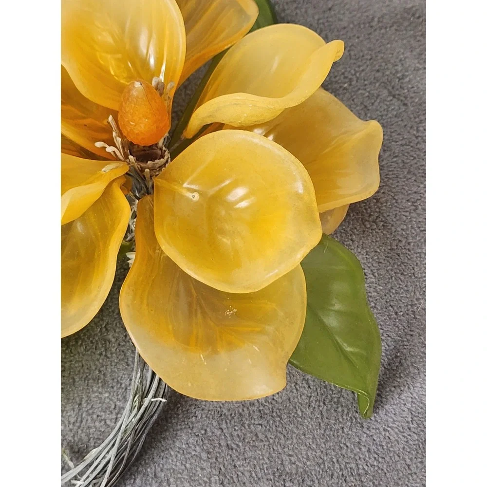 Vintage MCM Lucite Sculptured Flower MCM 9